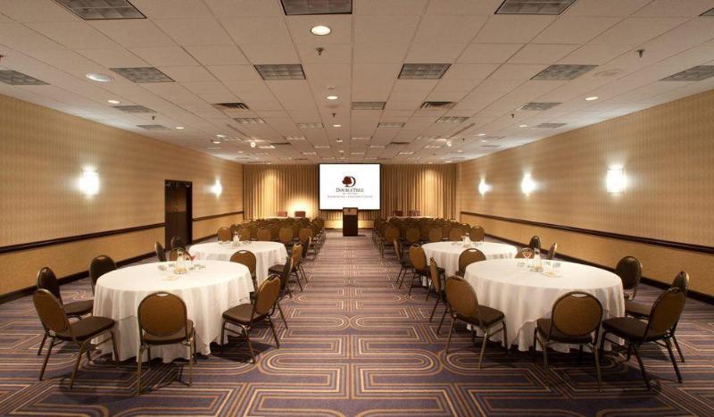 Doubletree By Hilton Minneapolis South 4*